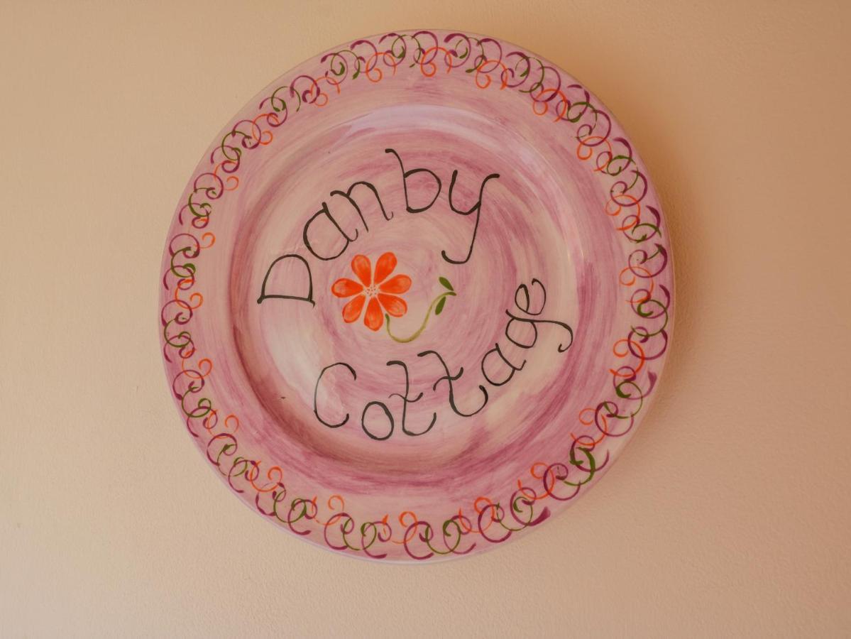 Danby Cottage Whitby Eksteriør billede